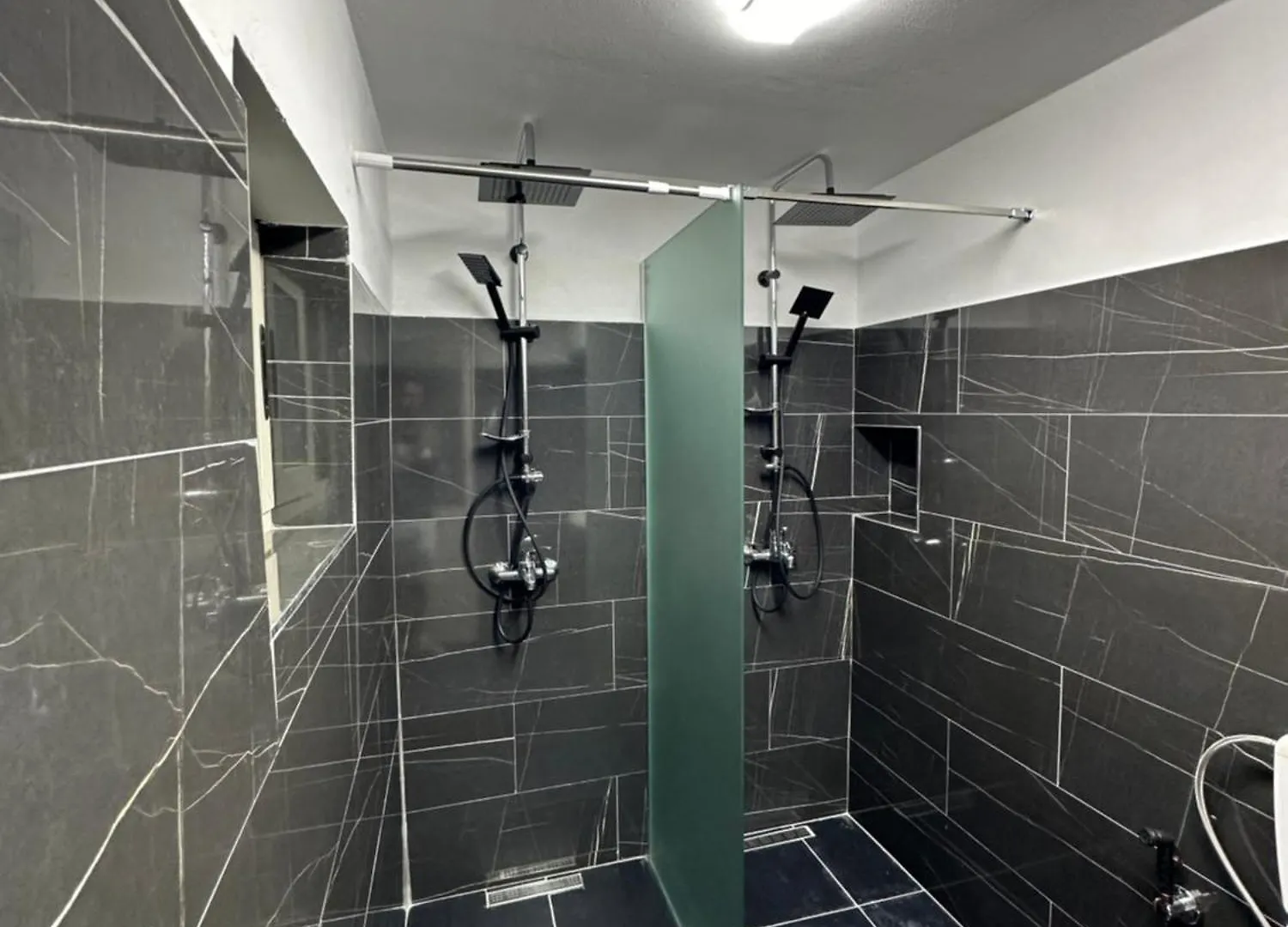 Tirana Lemon Breeze Hostel Albanien