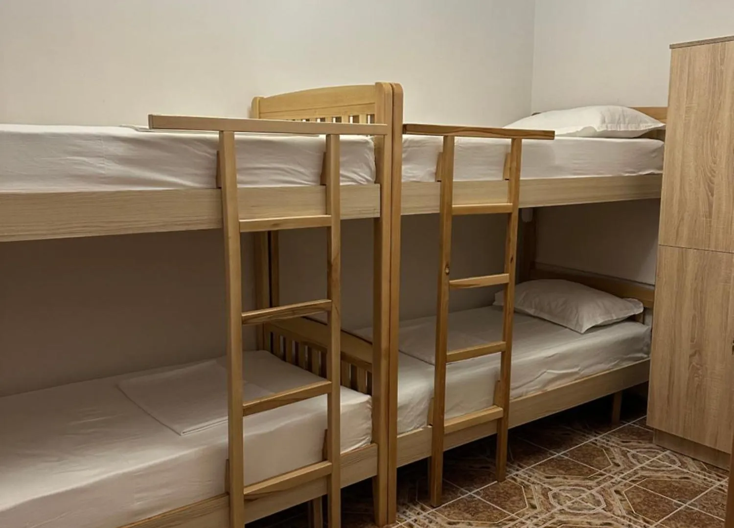 Tirana Lemon Breeze Hostel 0*,  Albanien