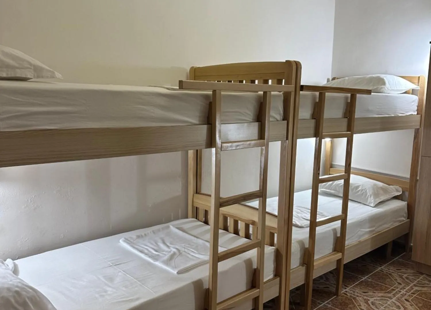 Tirana Lemon Breeze Hostel 0*,