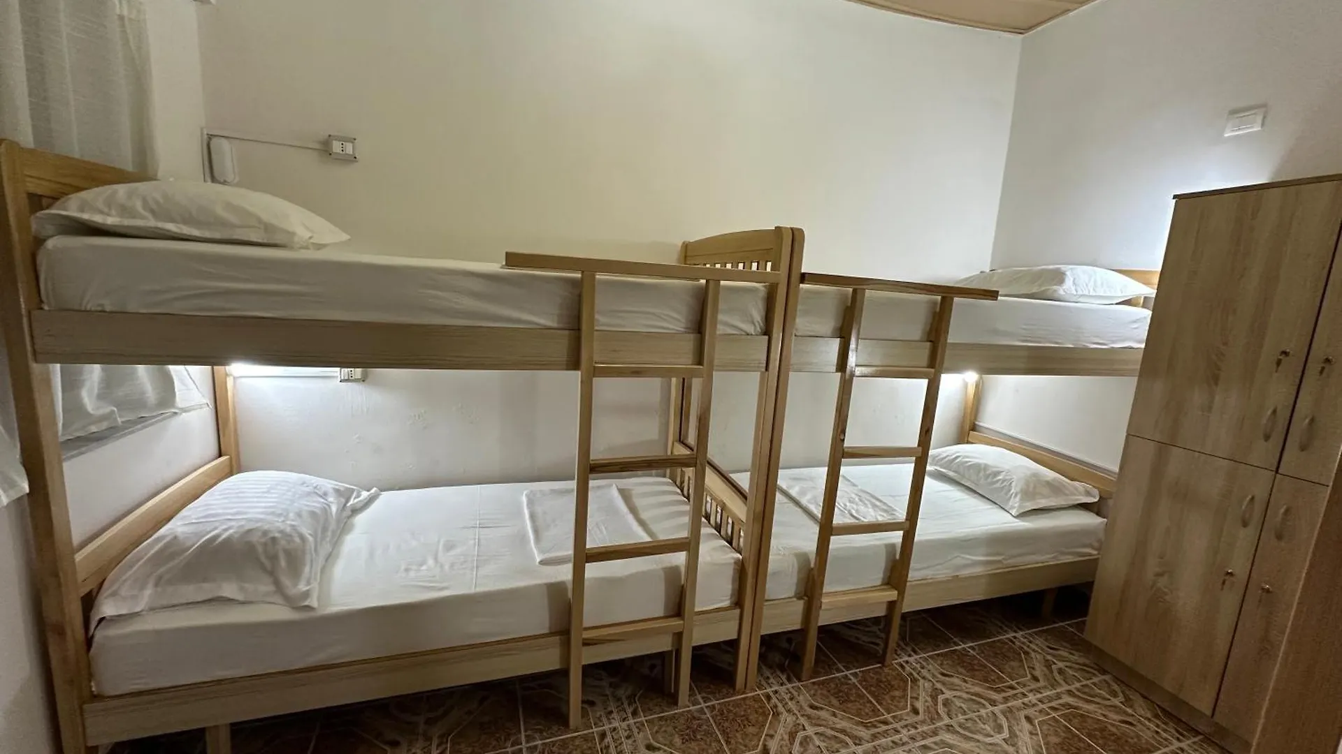 Tirana Lemon Breeze Hostel Albanien