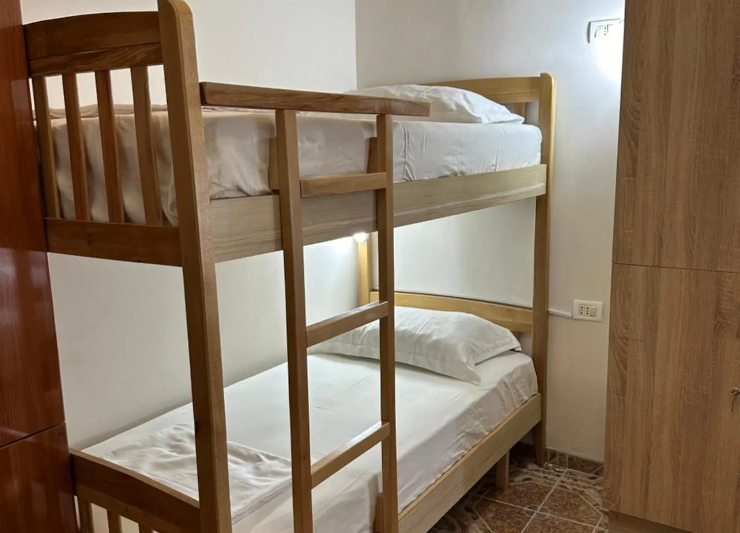 Tirana Lemon Breeze Hostel 0*,  Albanien
