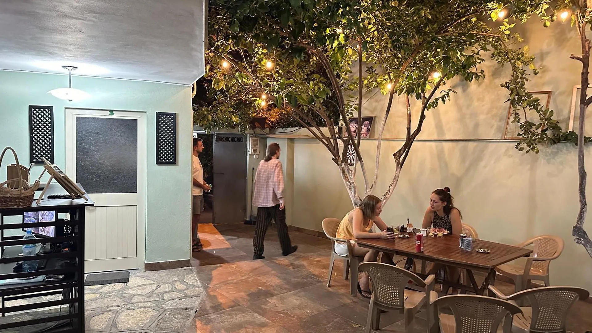 Tirana Lemon Breeze Hostel