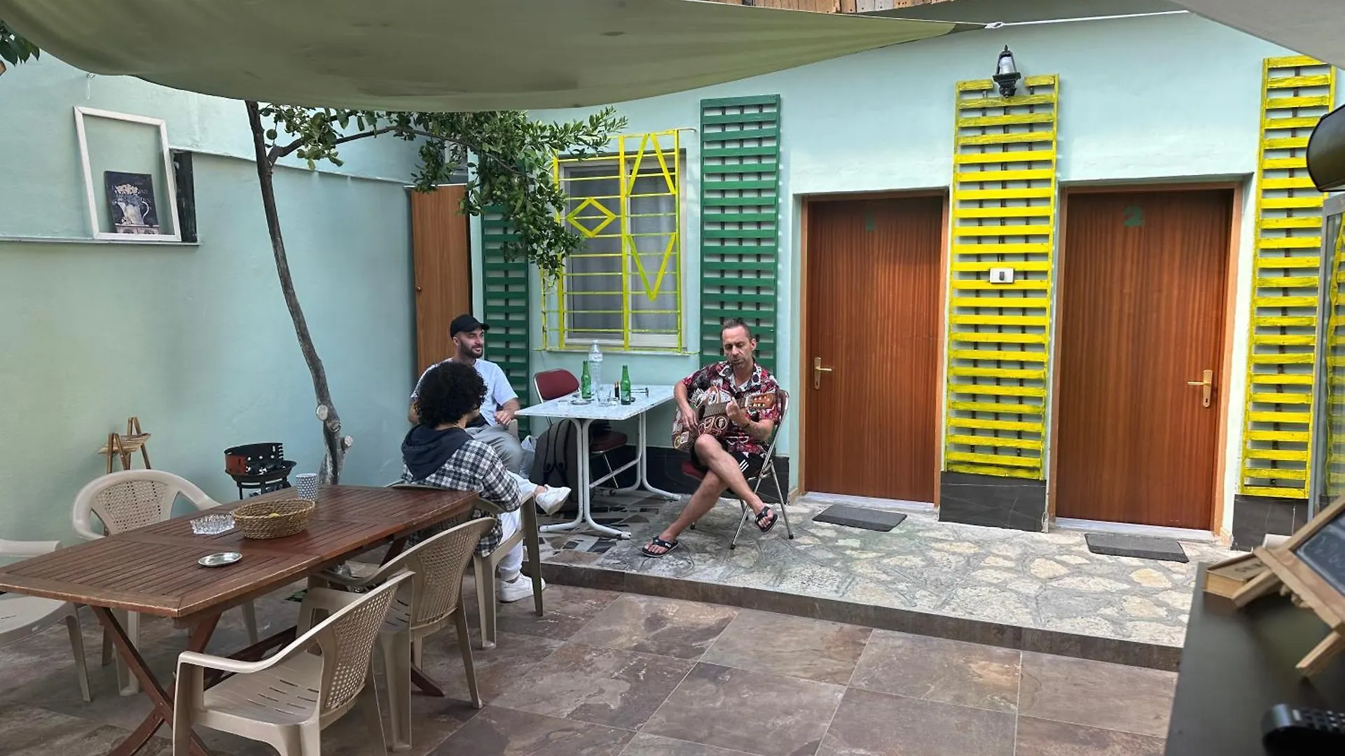 Tirana Lemon Breeze Hostel